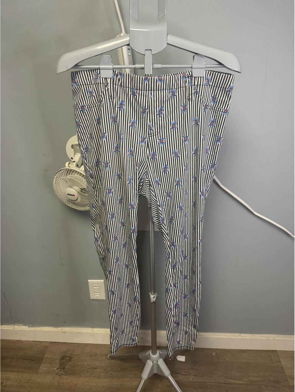 Terra & Sky 1X Black White Striped Floral Pull-On Pants 16W-18W